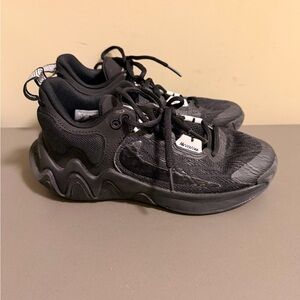 Youth Boys Nike Giannis Immortality 2 Basketball Shoes